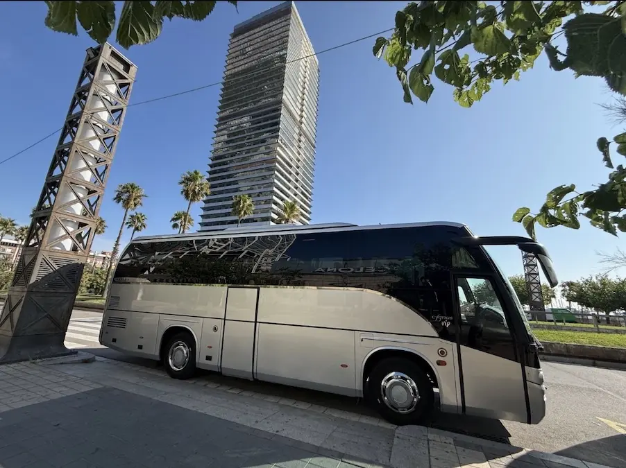 autobus-mercedes-con-chofer