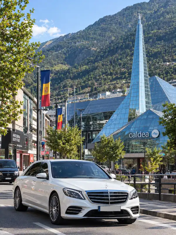 Transfer privado a Andorra y Caldea en Mercedes Clase S